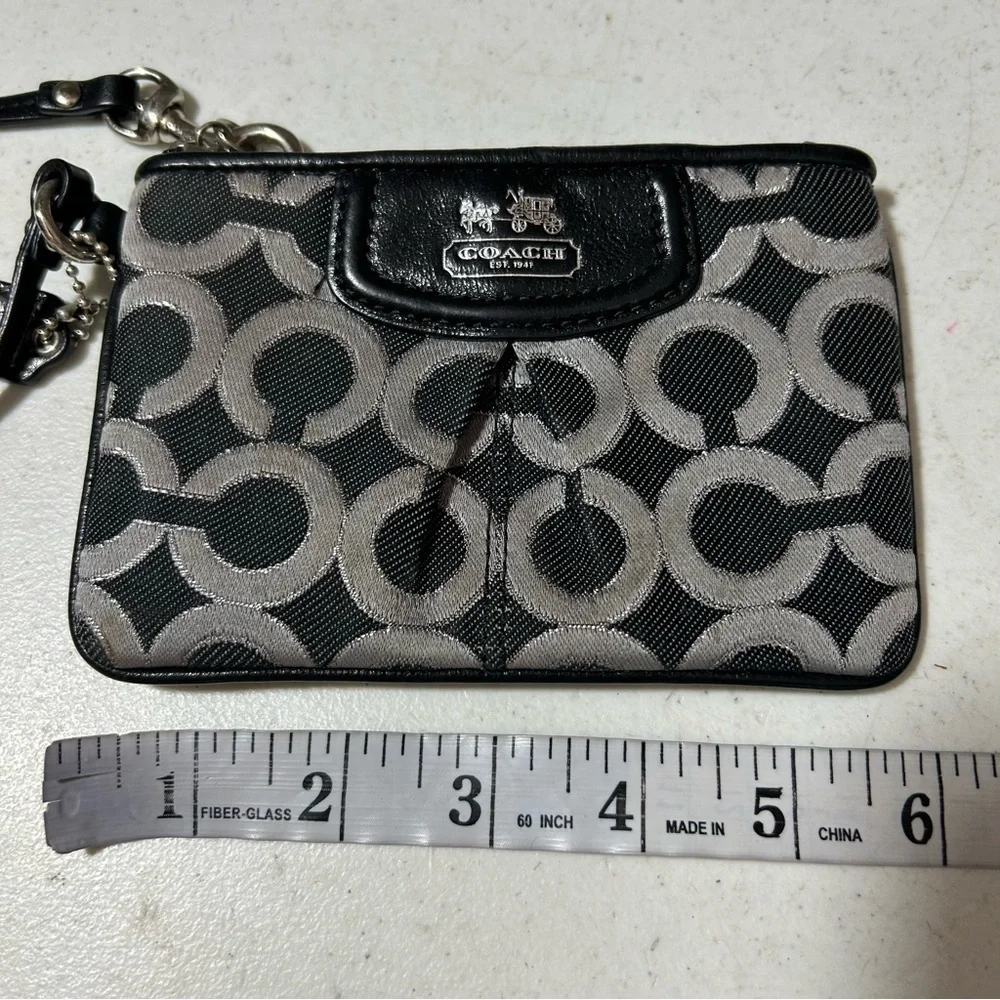 COACH Black Silver OP Art Wristlet GUC Logo Canvas Patent Leather Trim - Picture 3 of 6
